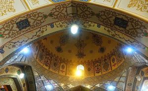 فضای داخلی بقعه صاحب بن عباد.jpg